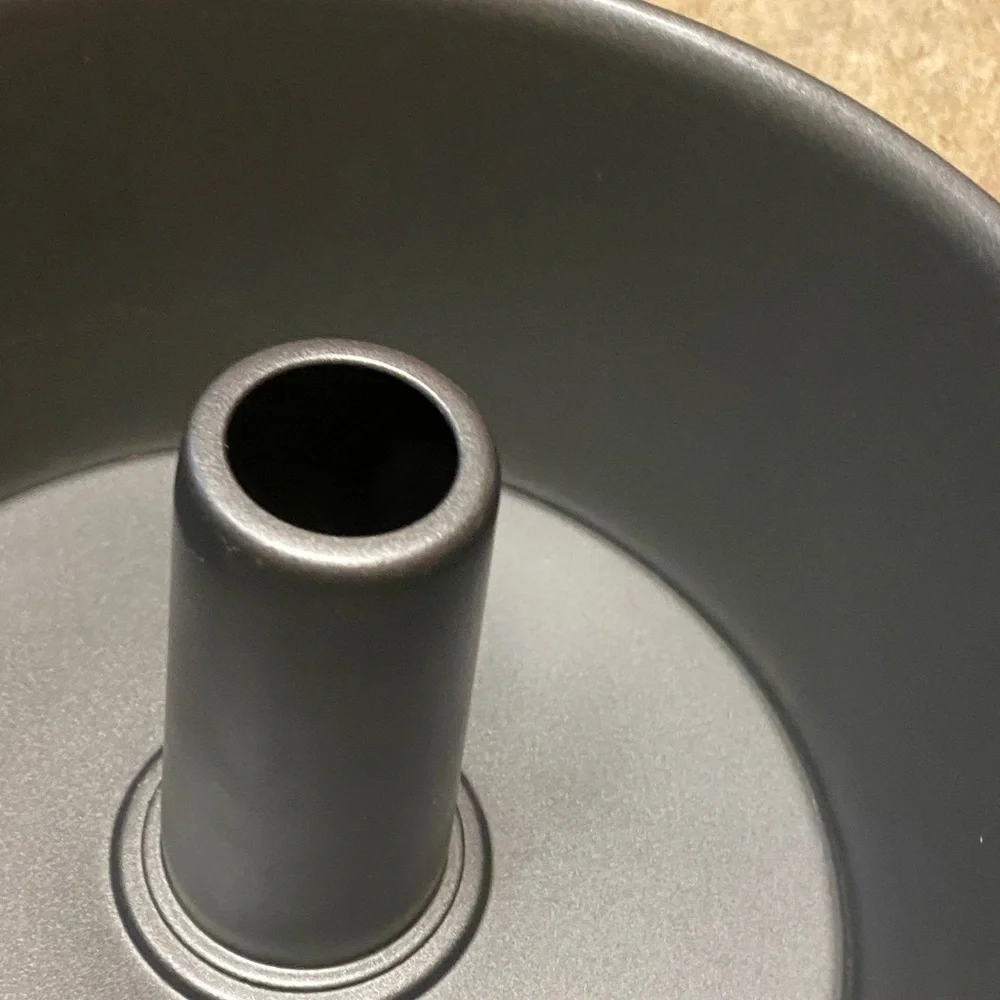 Premium Non-Stick Gray Bundt/Angel Food Cake Pan